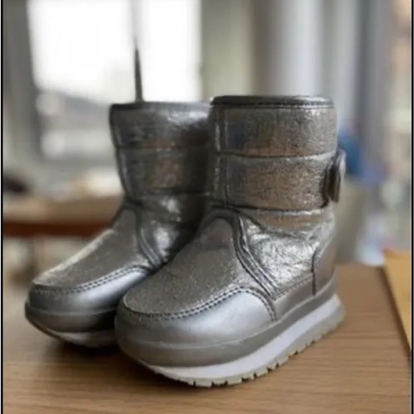 Rubber duck toddler silver snow boots size 7c - Picture 3 of 4